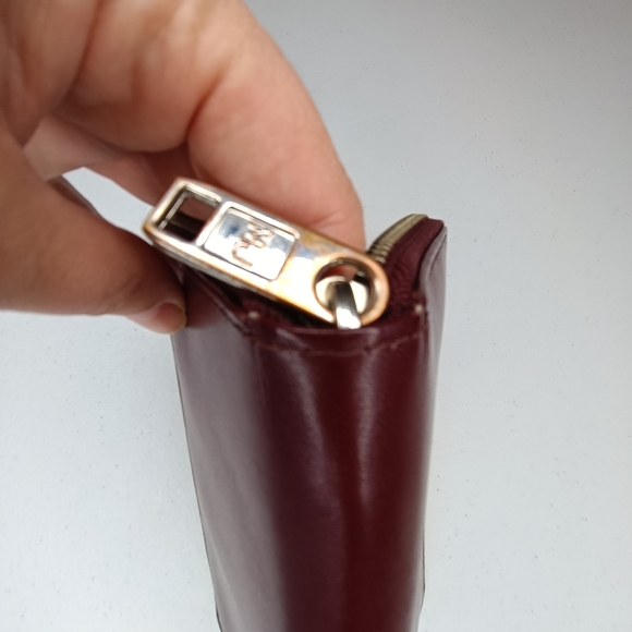 Marc Jacobs Main Line Burgundy Oxblood Minimalist Leather Zip Wallet - Picture 12 of 16